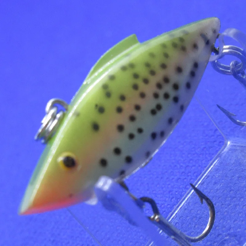 Small Jigging Lures-TINY TRAP [Used]