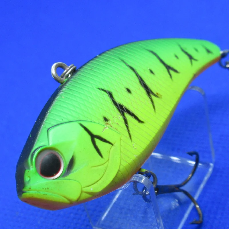 Unique Color Lures-COMBAT VIBRATION WHIZEER [Used]